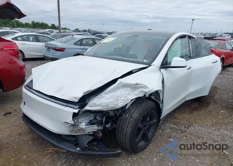 2026 Tesla Model Y Long Range Dual Motor All-Wheel Drive/Long Range Launch Series из США, поврежденный, VIN 7SAYGDEE1TF344875